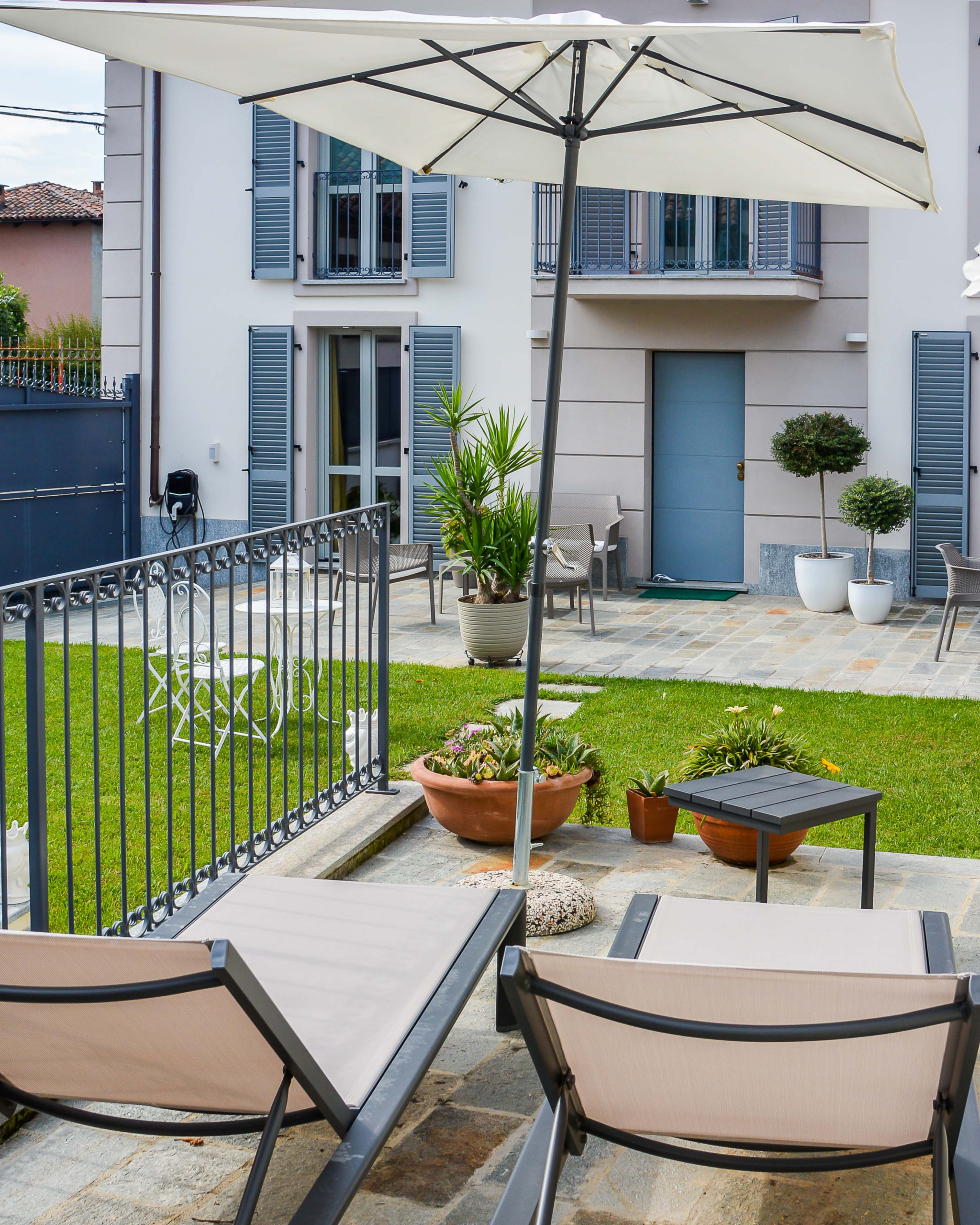 Perché spaccare l'asfalto è l'unica soluzione per farti respirare in città (e come cambia il valore della tua casa)